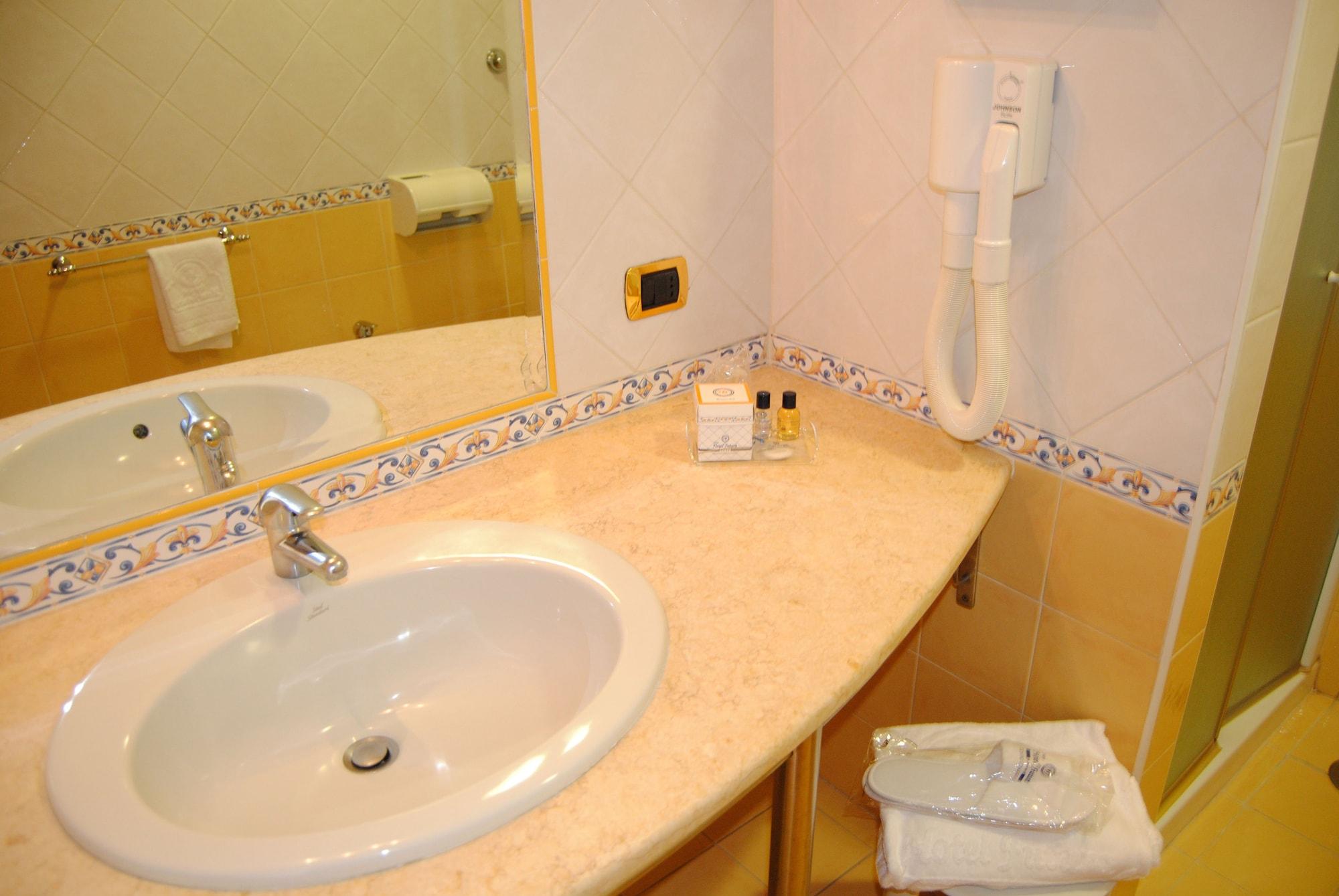 Hotel Futura Centro Congressi Napoli